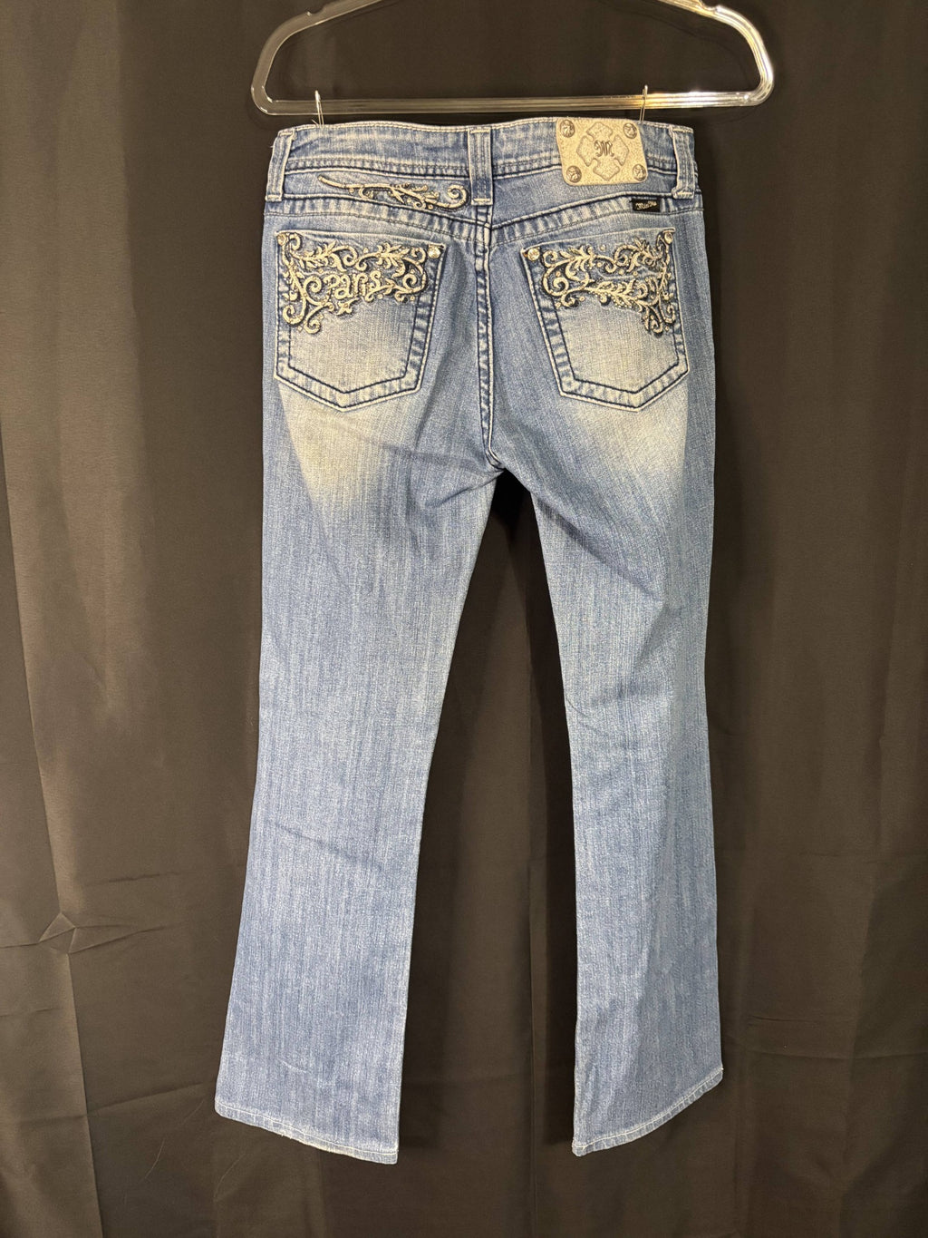 Resale - Miss Me Jeans — Embellished Pocket — Women's 31