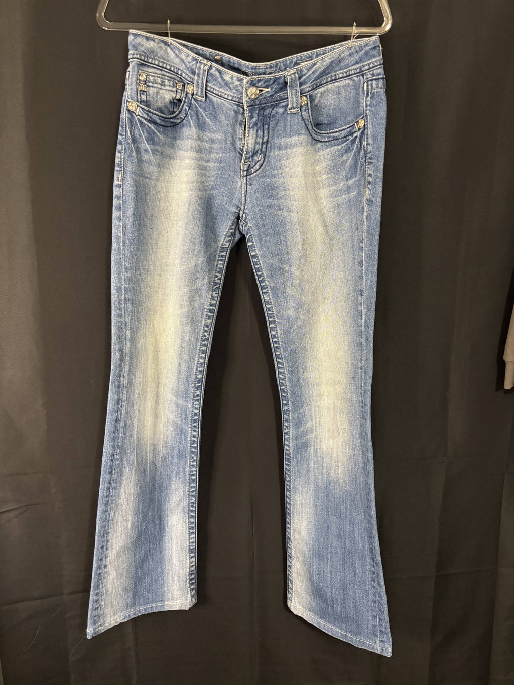 Resale - Miss Me Jeans — Embellished Pocket — Women's 31