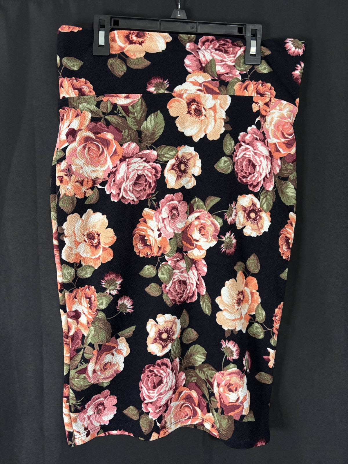 Resale - Ultra Flirt Floral Pencil Skirt — Black with Coral Blooms — Women's M